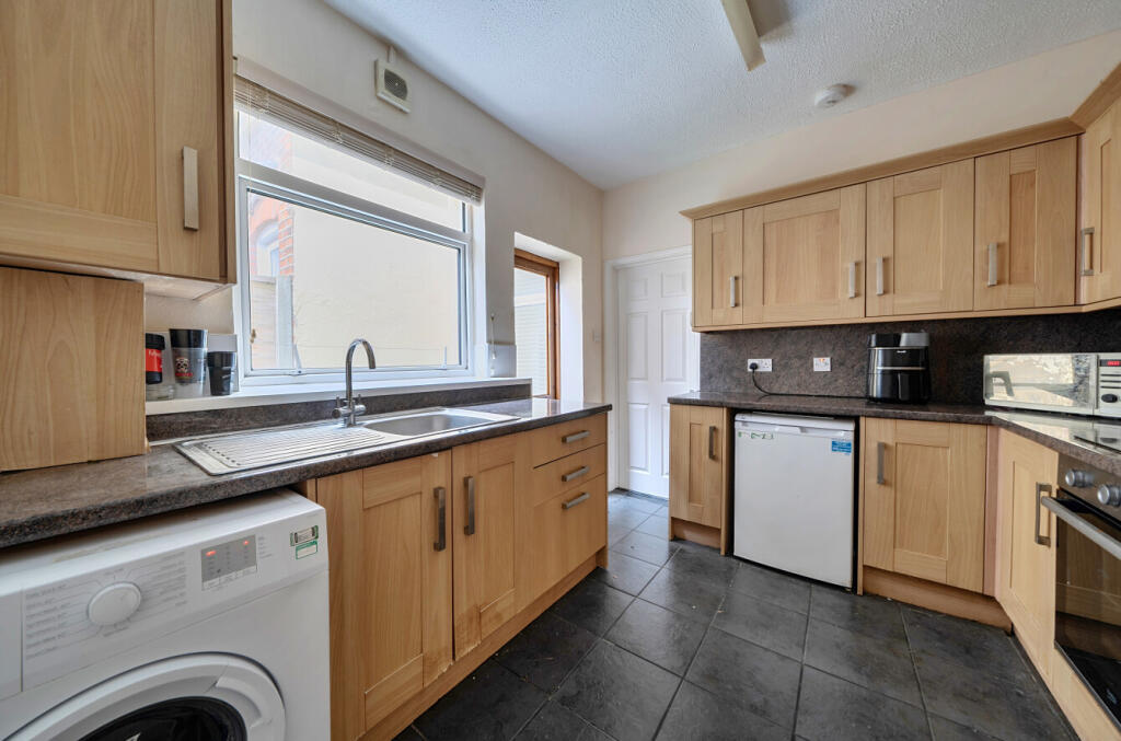 House in Portsmouth - View 3