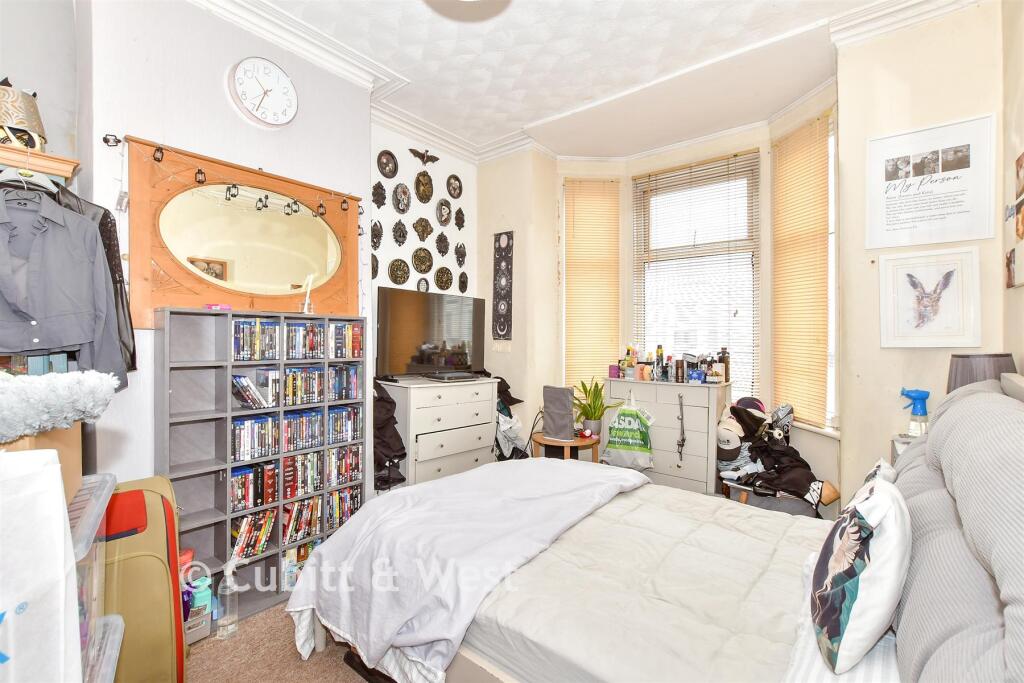 House in Portsmouth - View 4