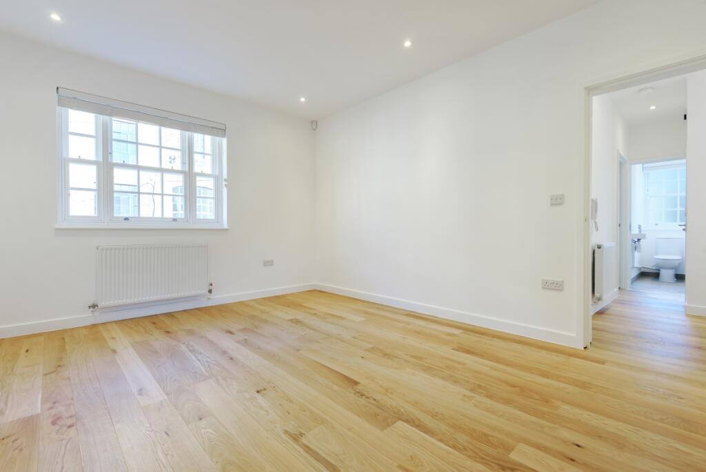 House in London - View 5