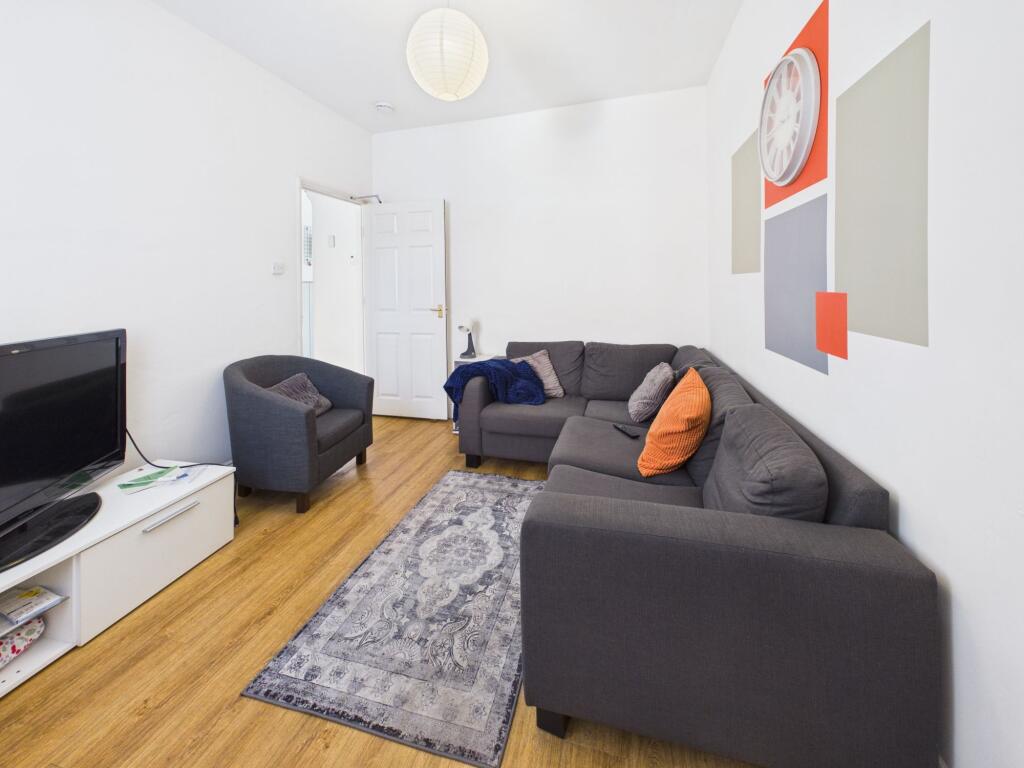 House in Cheltenham, Marle Hill, St Paul’s - More