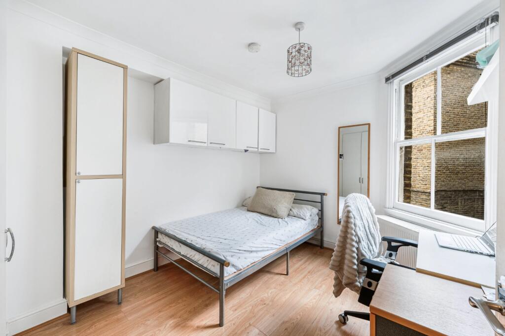 Apartment in London - More