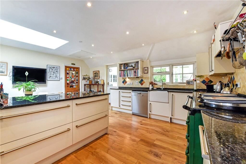 Level Mare Lane, Eastergate, PO20 photo 3