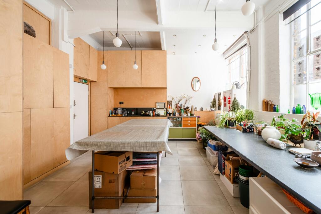 Hoxton St 12-18 GF - 1.jpg