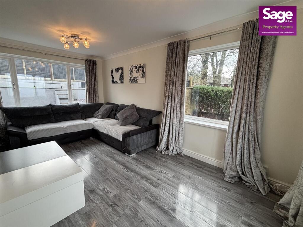 Chepstow Rise, Croesyceiliog, Cwmbran photo 4