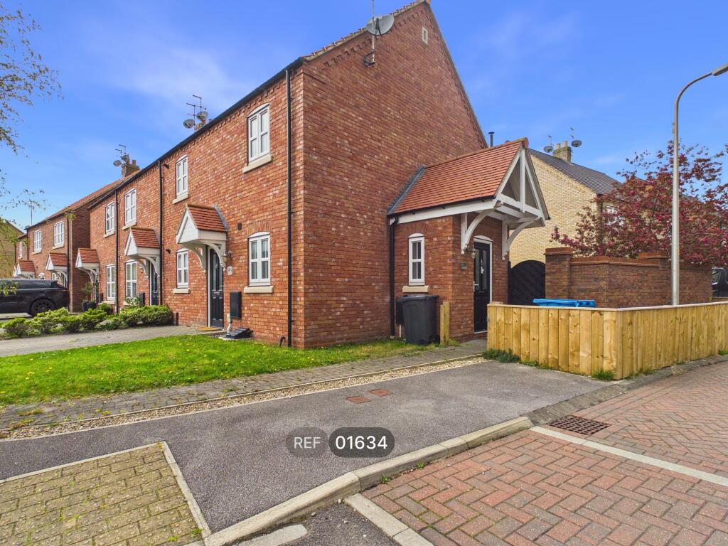 Main image of property: Hamlet Drive, Kingswood, Hull, HU7 3FG