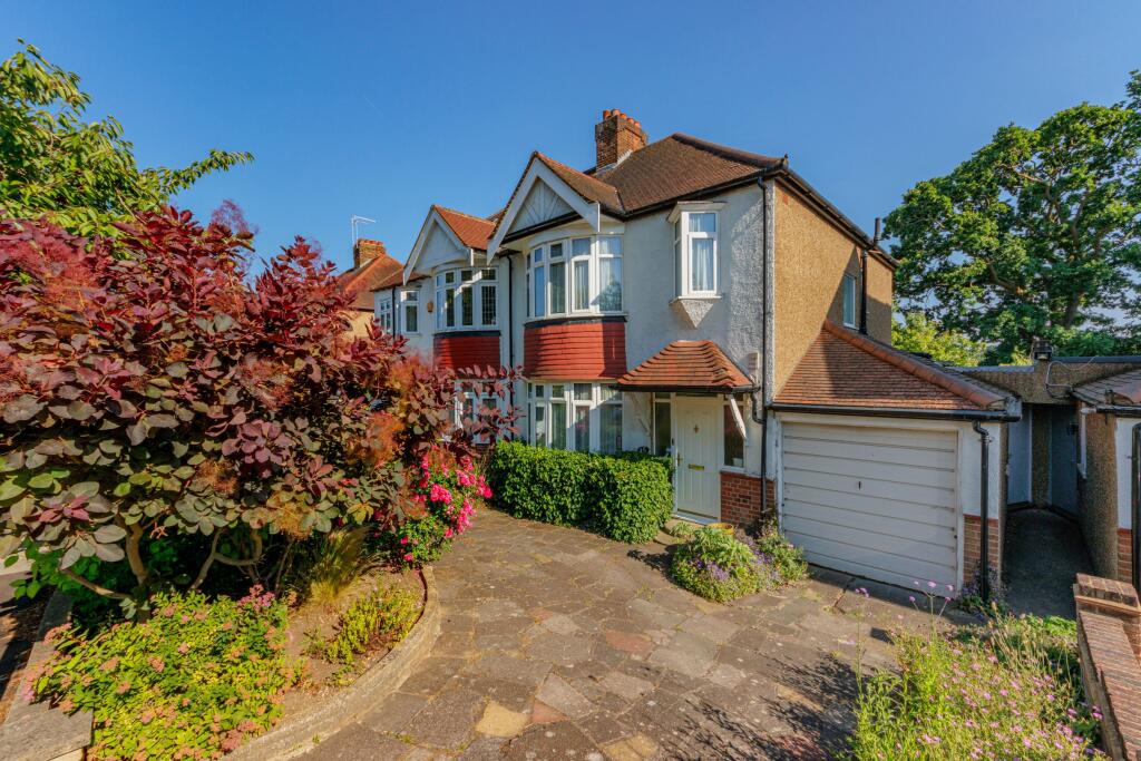 Main image of property: Oakwood Crescent, N21 1NX