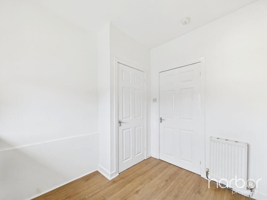 Apartment in Glasgow, Riddrie Knowes, Carntyne - More