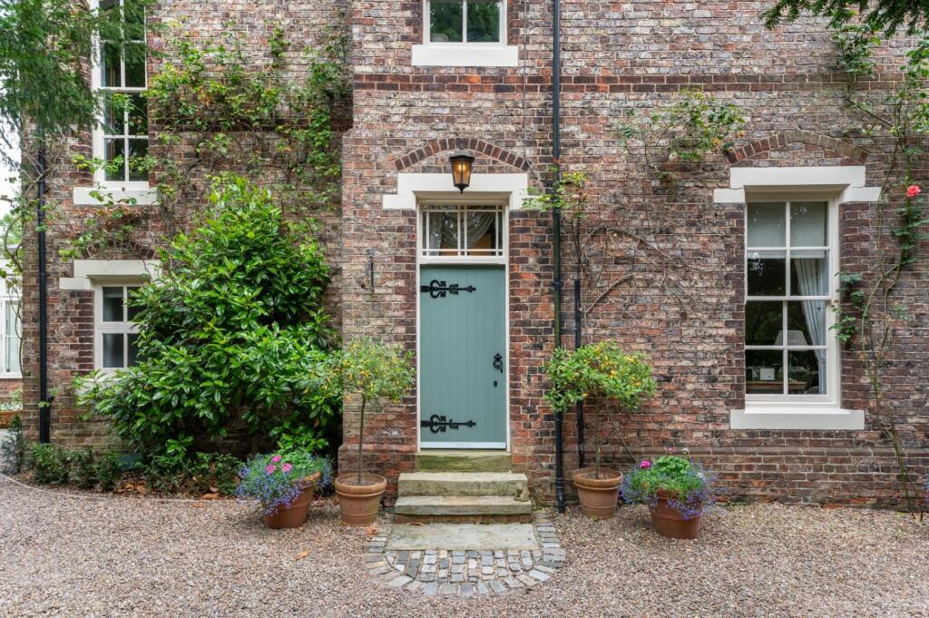 The Old Vicarage, Skipwith, Selby, YO8 5SQ - More