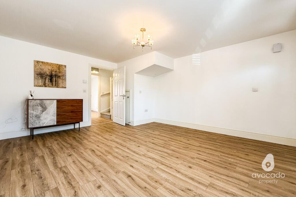 Garrett Drive, Shinfield, RG2 - View 6