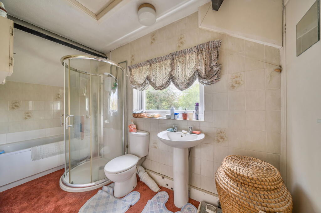 House in Oakham, Belton-in-Rutland - More