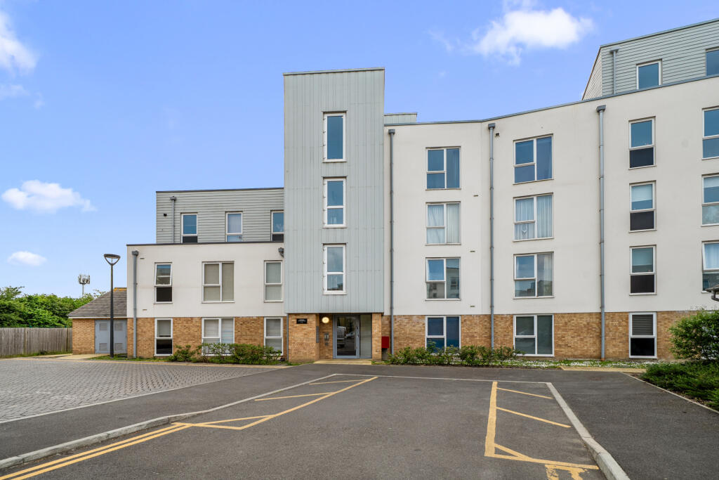 2-bed flat on Thaden Apartments, Hawker Drive, Addlestone, Surrey, KT15, £315,000