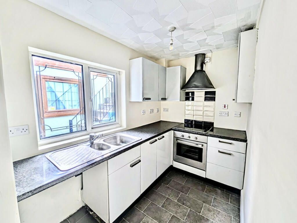 Leeson Road, Ventnor, PO38 photo 3