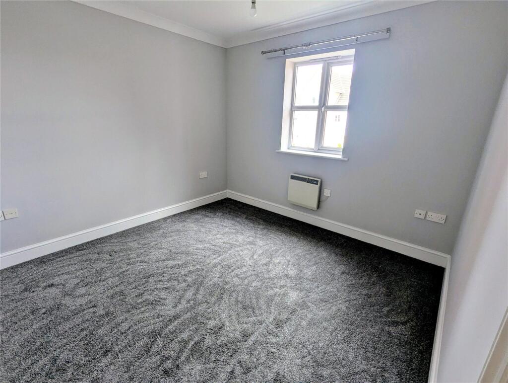 Apartment in East Suffolk, Grange Farm, Kesgrave - View 5