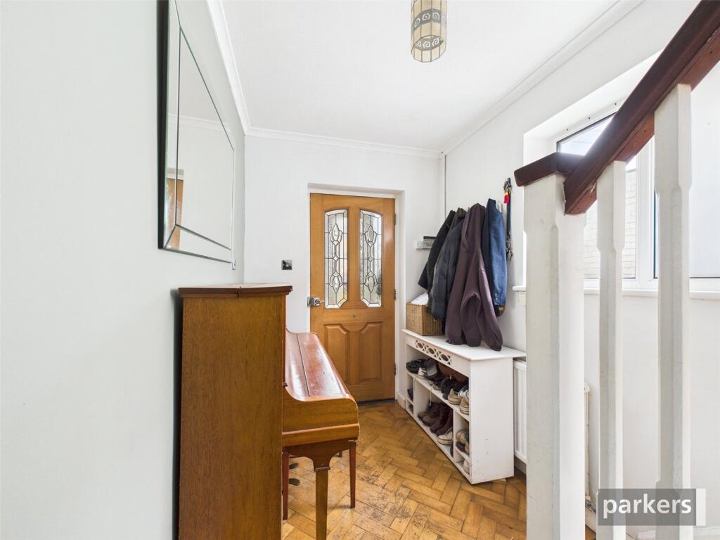 Silverdale Road, Earley, Reading, Berkshire, RG6 photo 2