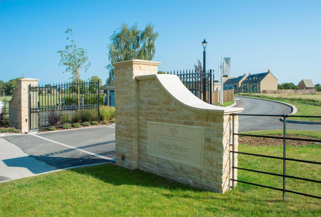 House in Ashton Keynes, Wiltshire - More