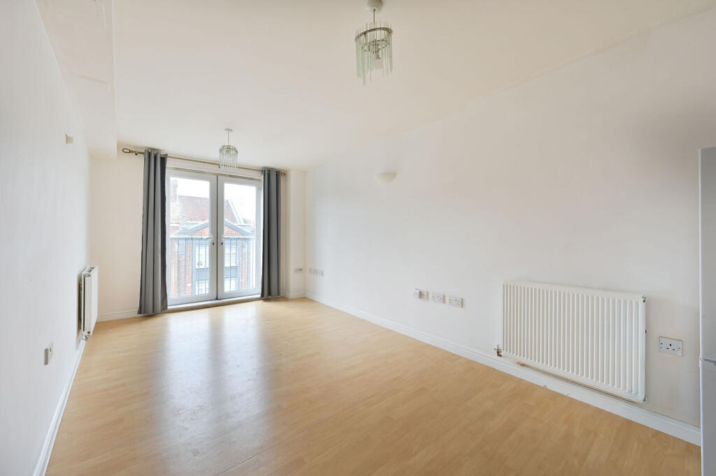 Apartment in Harrow - View 4