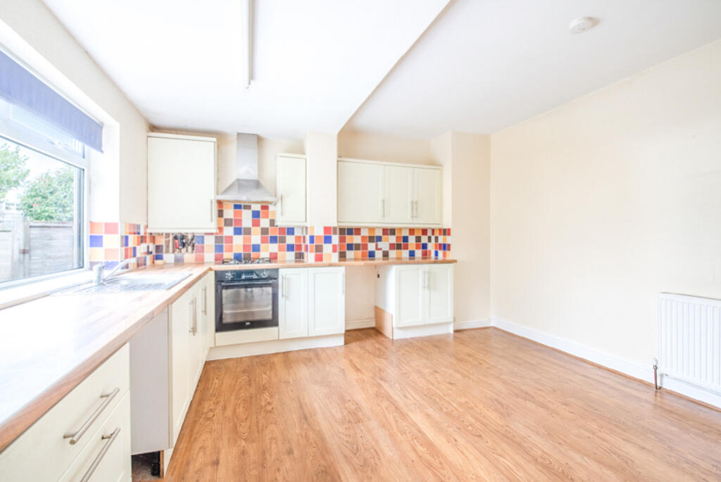 House in Bradford, Priestthorpe, Bingley - More