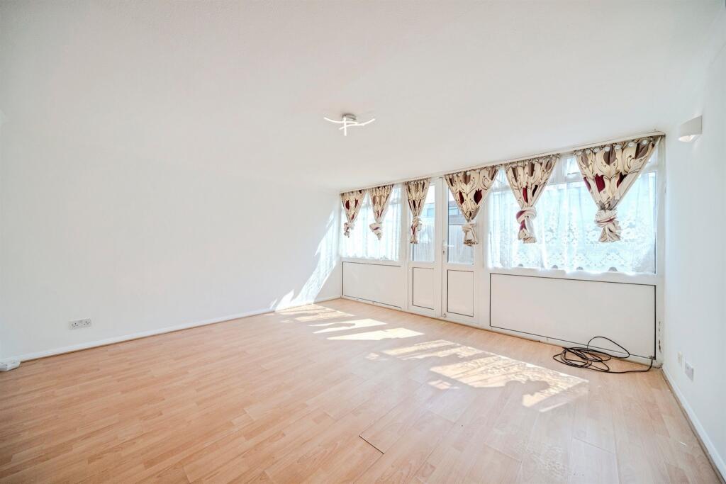 House in Milton Keynes, Bletchley and Fenny Stratford - View 3