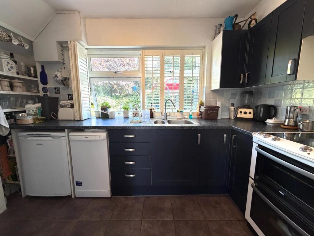 House in Glastonbury, Somerset - View 2