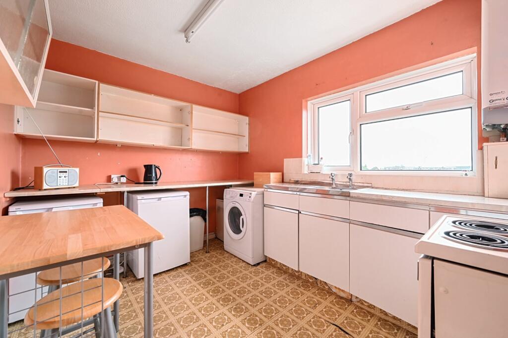Apartment in Adur, Lancing - More