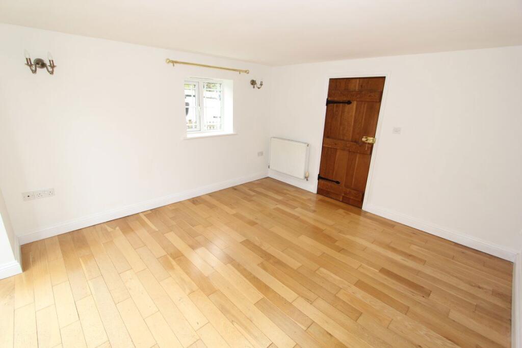 House in Stoke-on-Trent - View 5