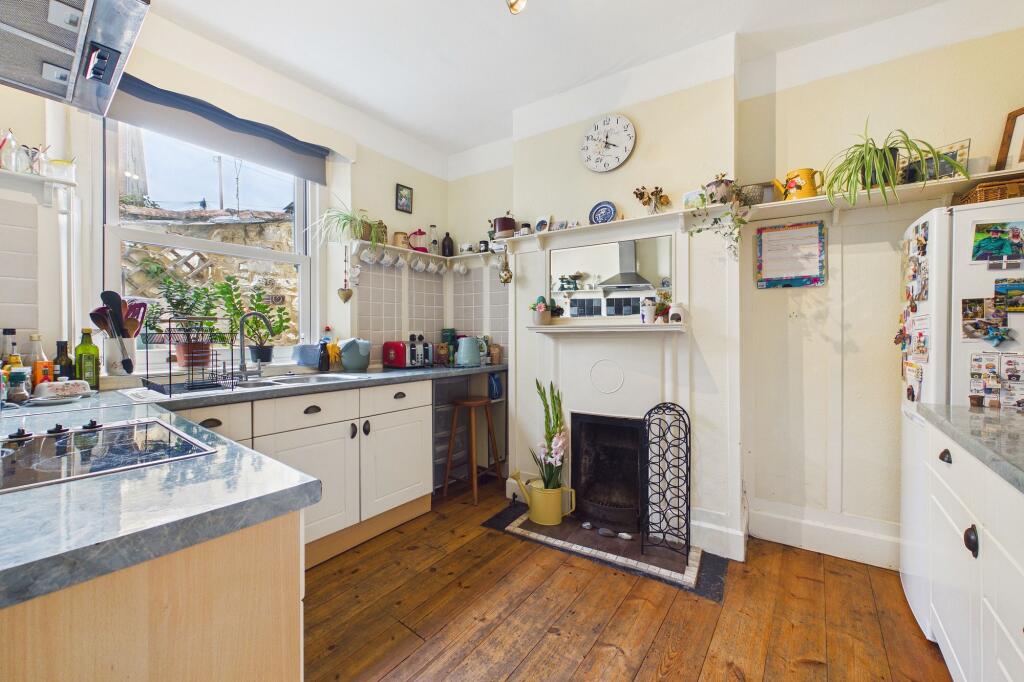 House in Mid Devon, Fordton, Crediton - More