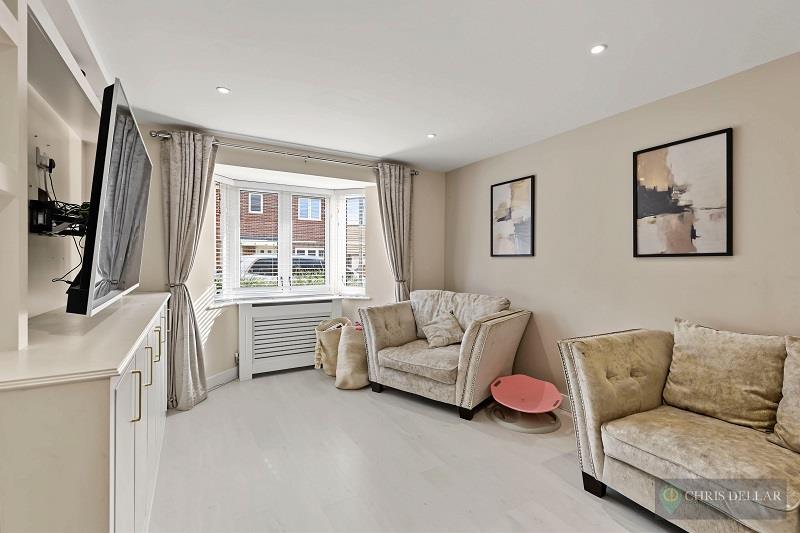 House in East Hertfordshire, The Village, Buntingford - View 2