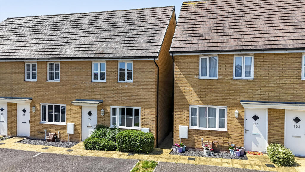 2-bed terraced on Greystone Walk, Cullompton, Devon, EX15 1GZ, £230,000
