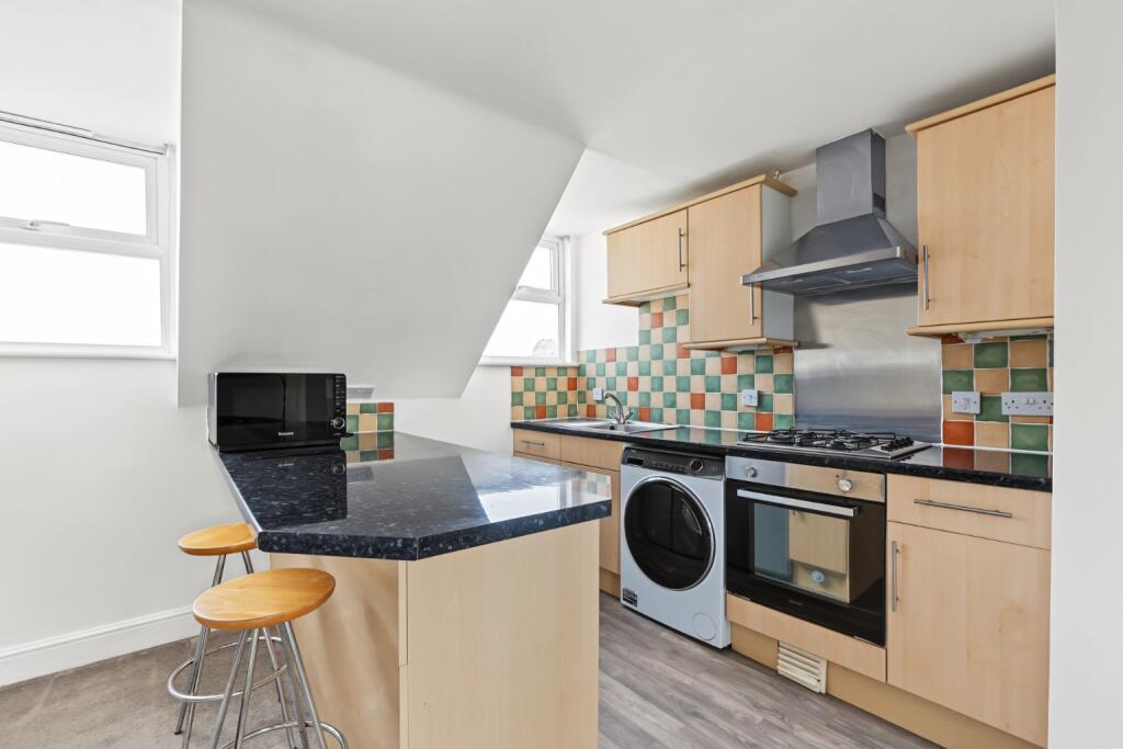 Apartment in Gillingham, Parkwood - View 3
