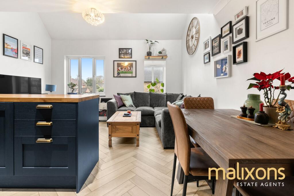 Worthington Close, Mitcham, CR4 photo 3