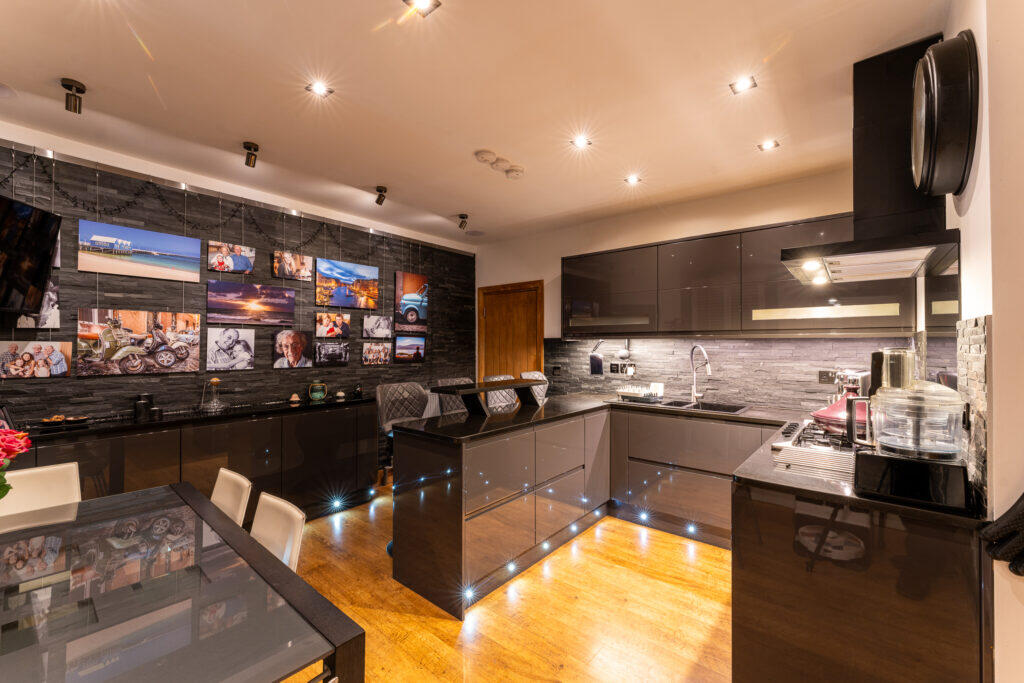Apartment in Edinburgh - More