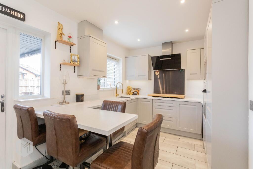 Corn Mill Drive, Farnworth, BL4 photo 3