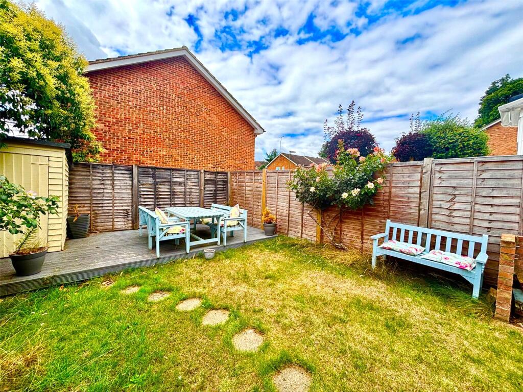 Oldbury Close, Frimley, Camberley, Surrey, GU16 photo 4