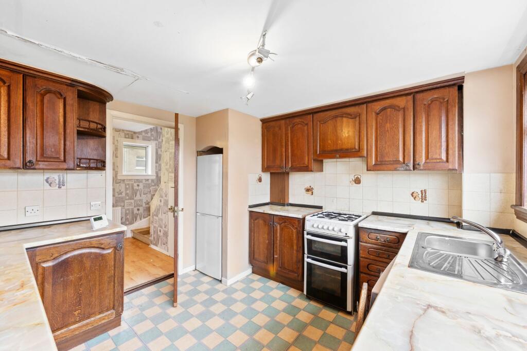 West Glen Avenue, Deans, EH54 - More