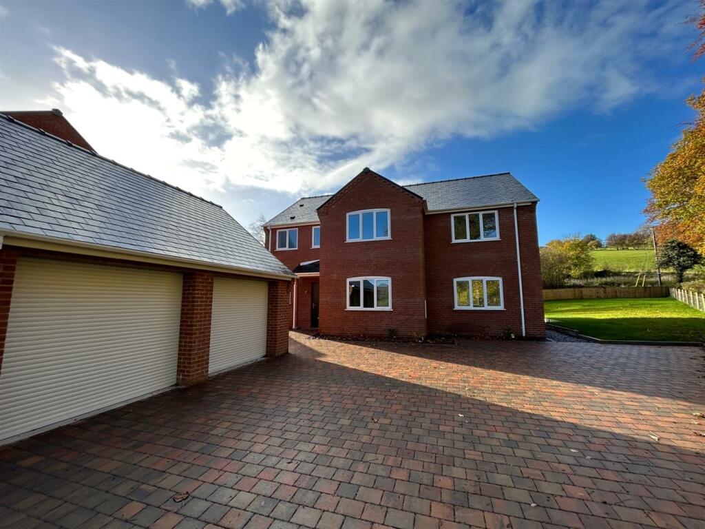 Main image of property: Swallows Meadow, Castle Caereinion