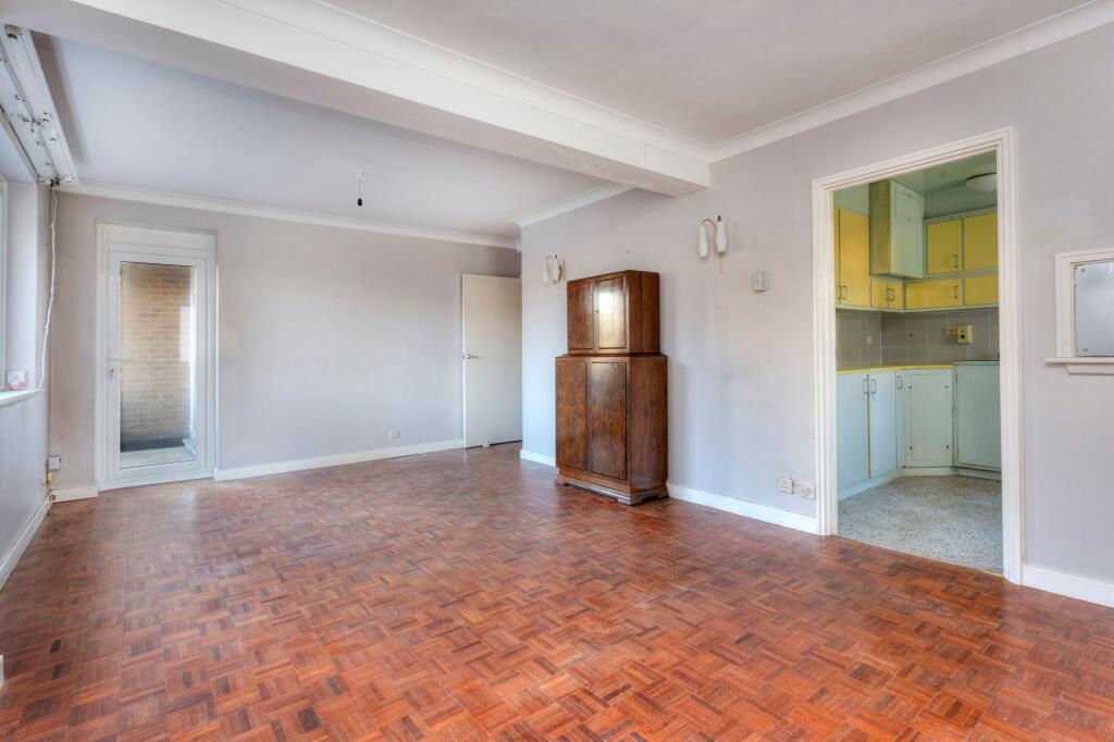 Apartment in Hove, Brighton and Hove - View 2