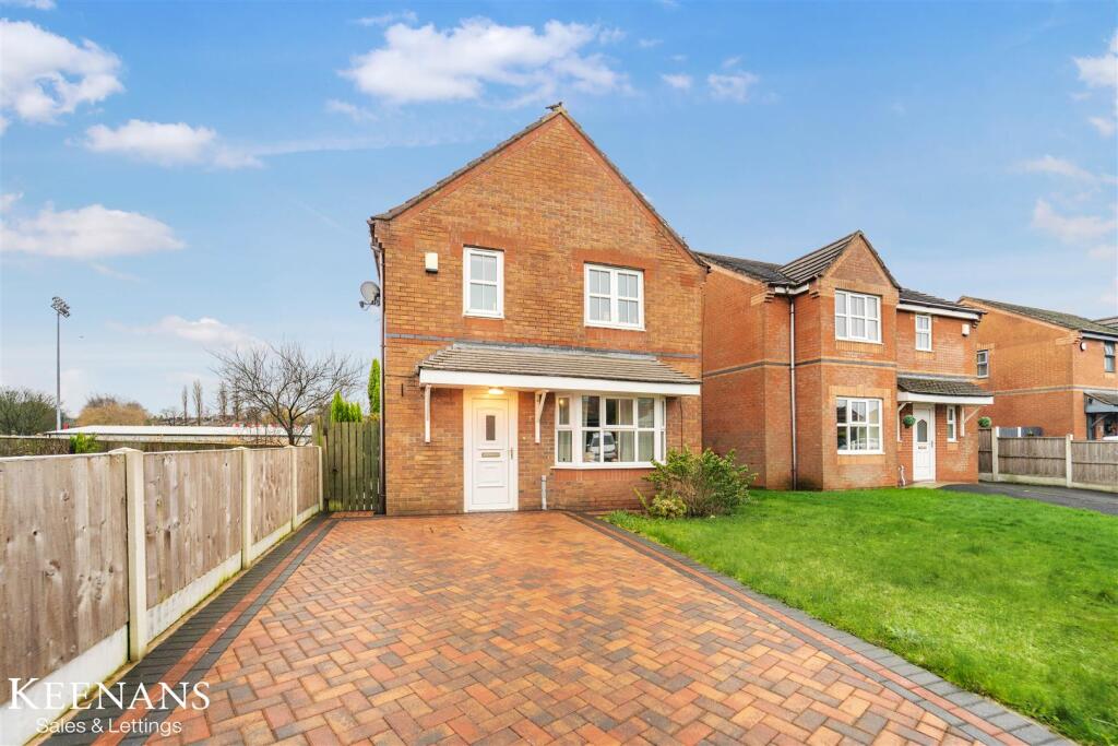 3-bed detached on Epping Avenue, Accrington, £220,000