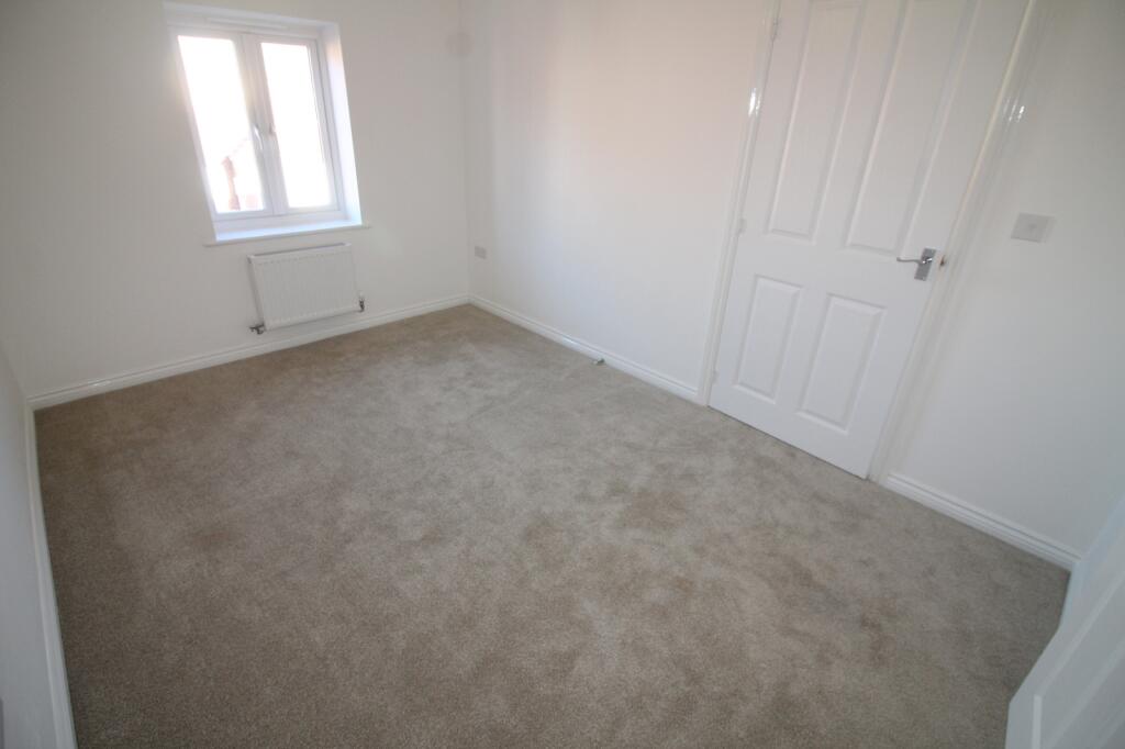 Apartment in Newport, Liswerry - More