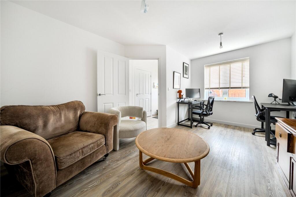 House in Peterborough, West Town - More