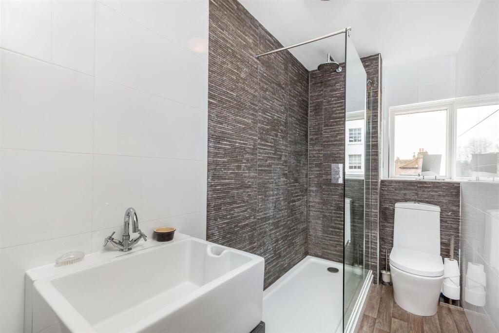 Apartment in London, Mortlake - More