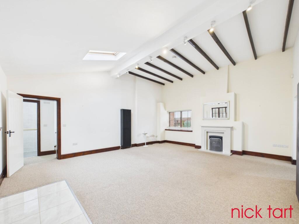 House in South Staffordshire, Codsall - View 2