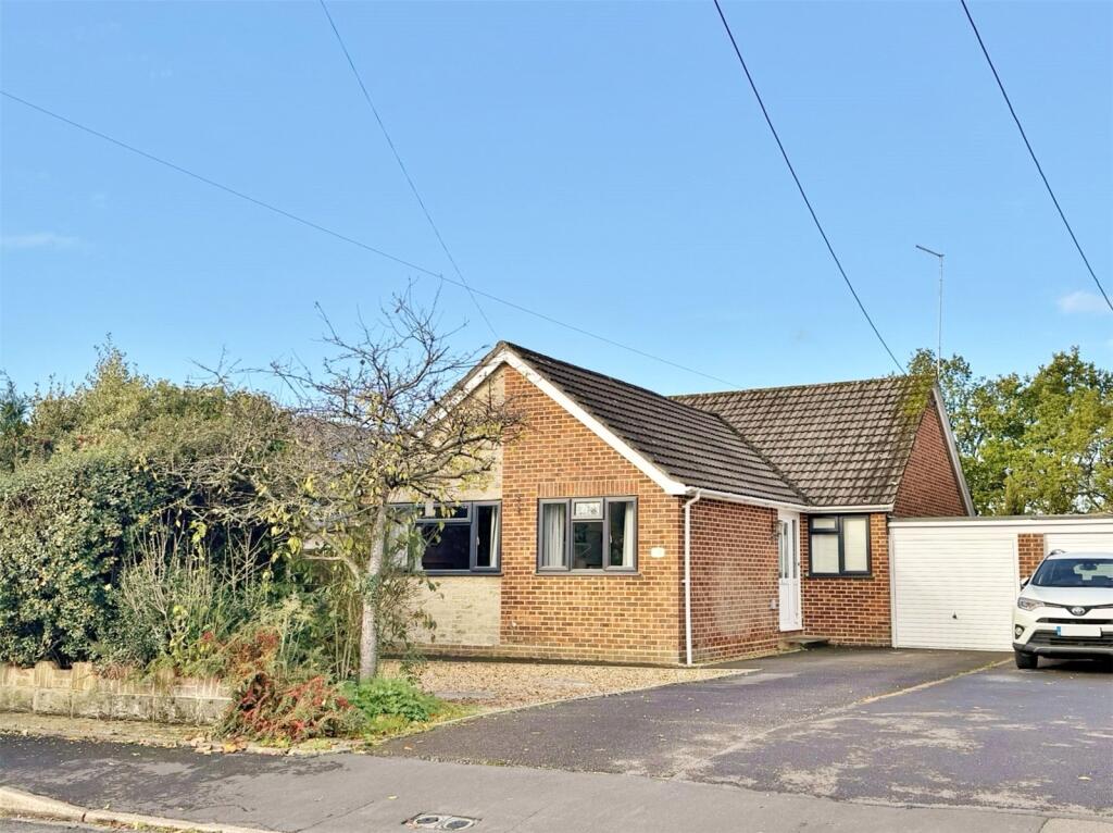 Main image of property: Woodlinken Close, Verwood, Dorset, BH31