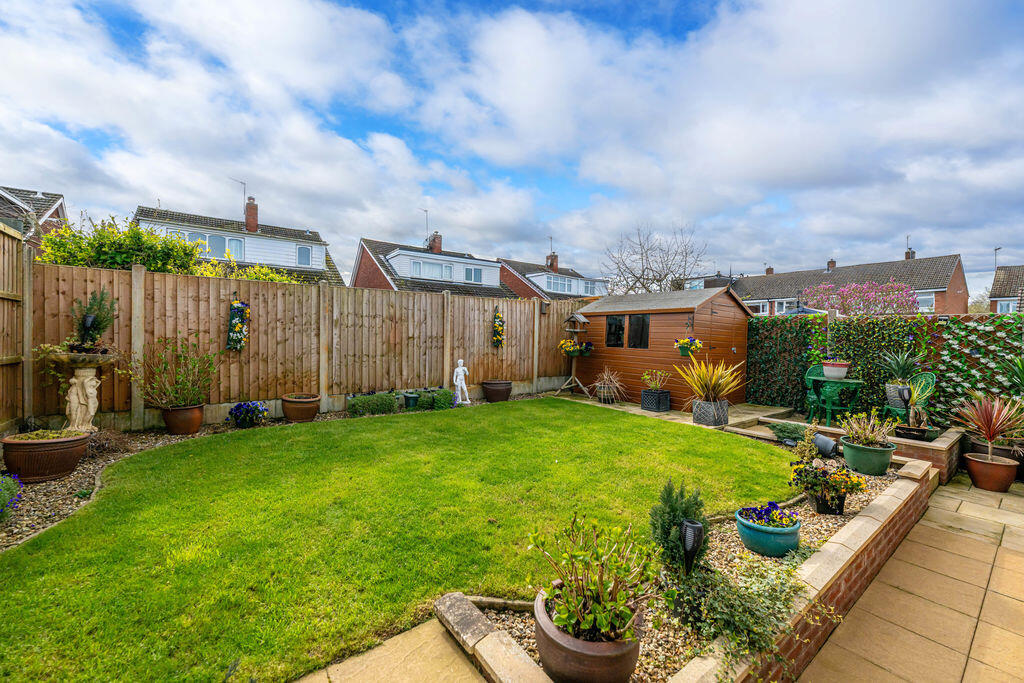 Roseville Gardens, Codsall photo 2