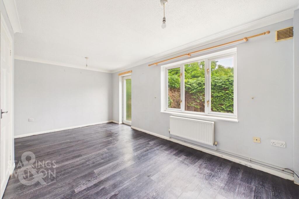 House in Norwich, Chapel Break, Bowthorpe - More