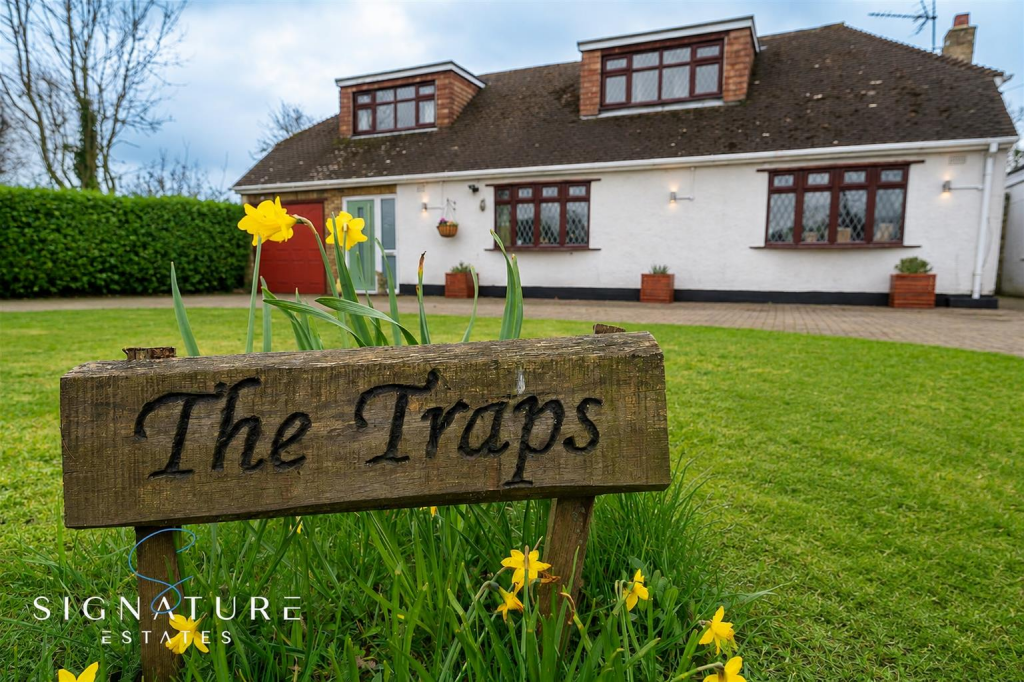 House in Three Rivers, Abbots Langley