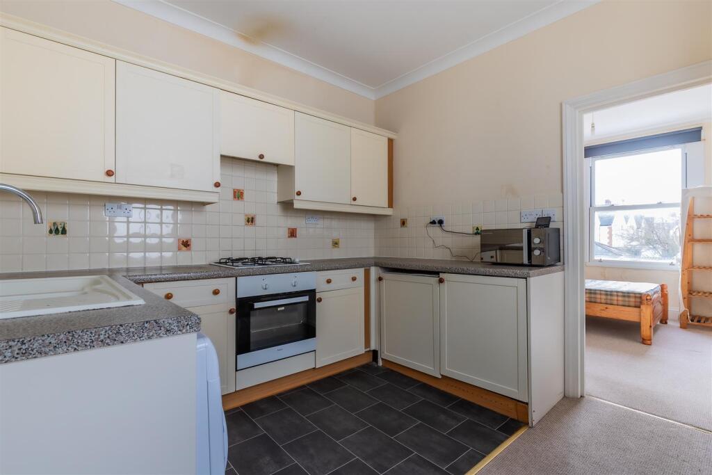 Ninian Rd, Roath, Cardiff – pohled 3