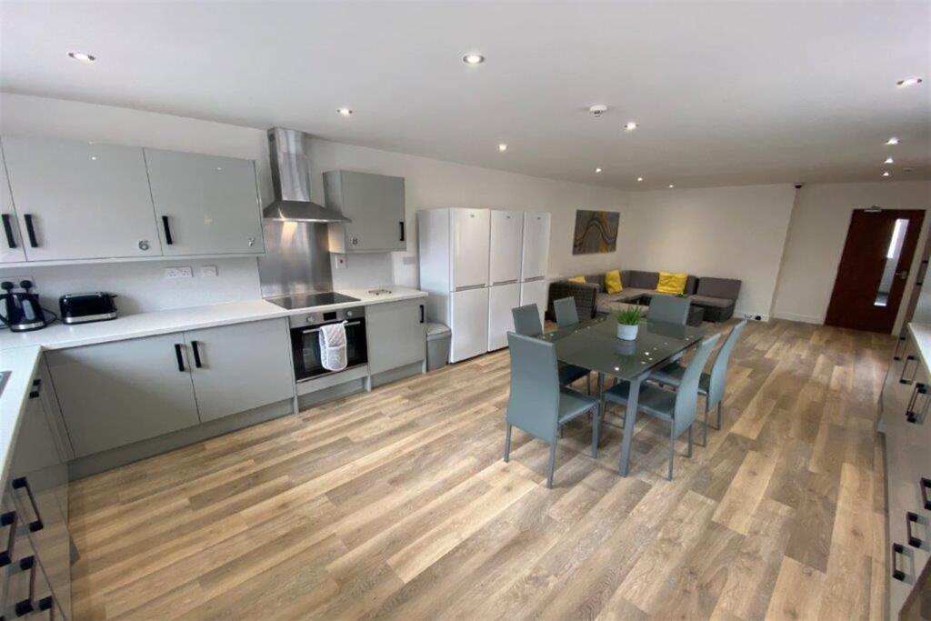 House in Nottingham, Beeston - View 4