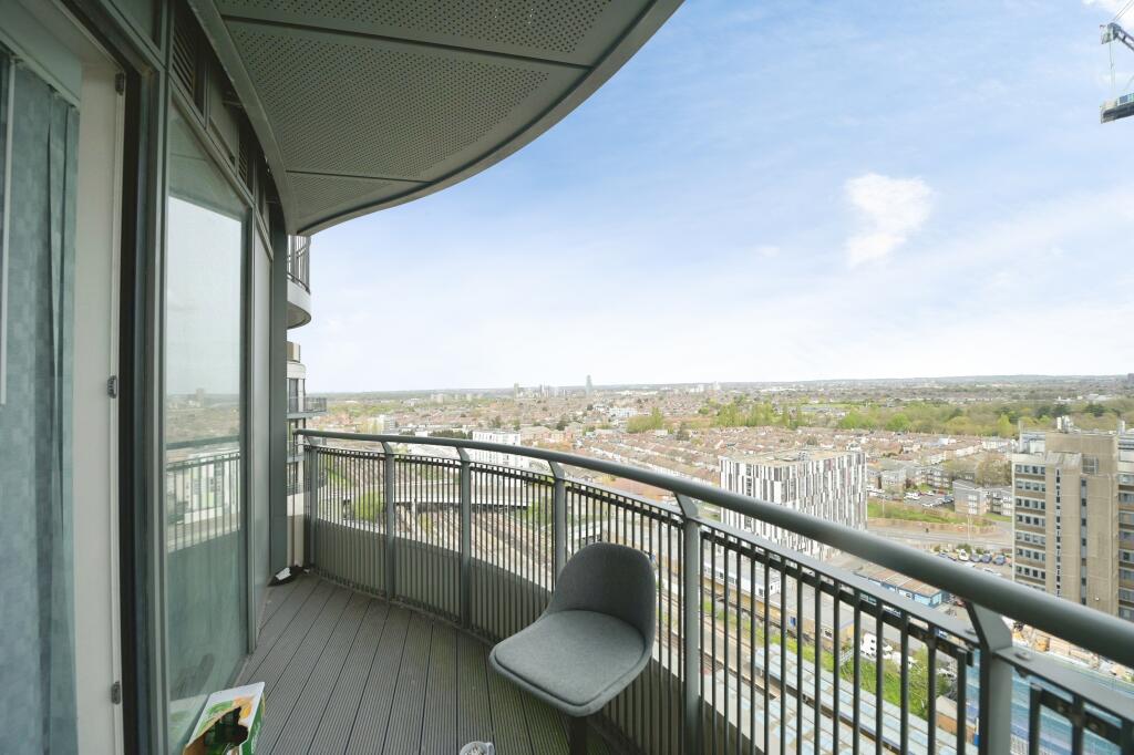 Apartment in London - View 6