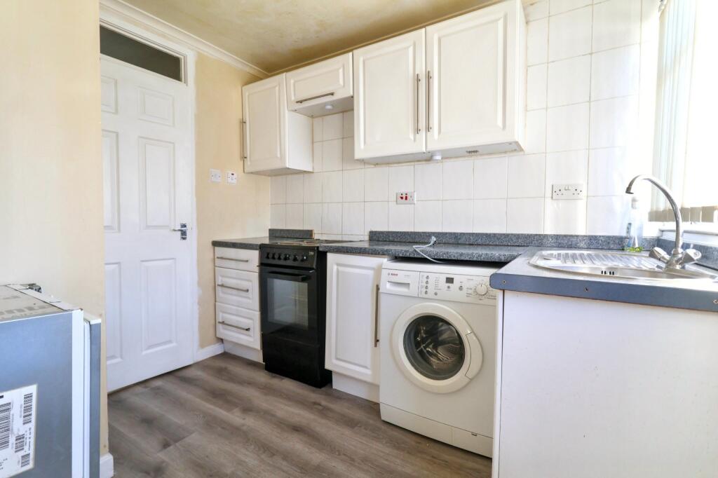 House in Paisley, Hawkhead Estate, Hawkhead - More