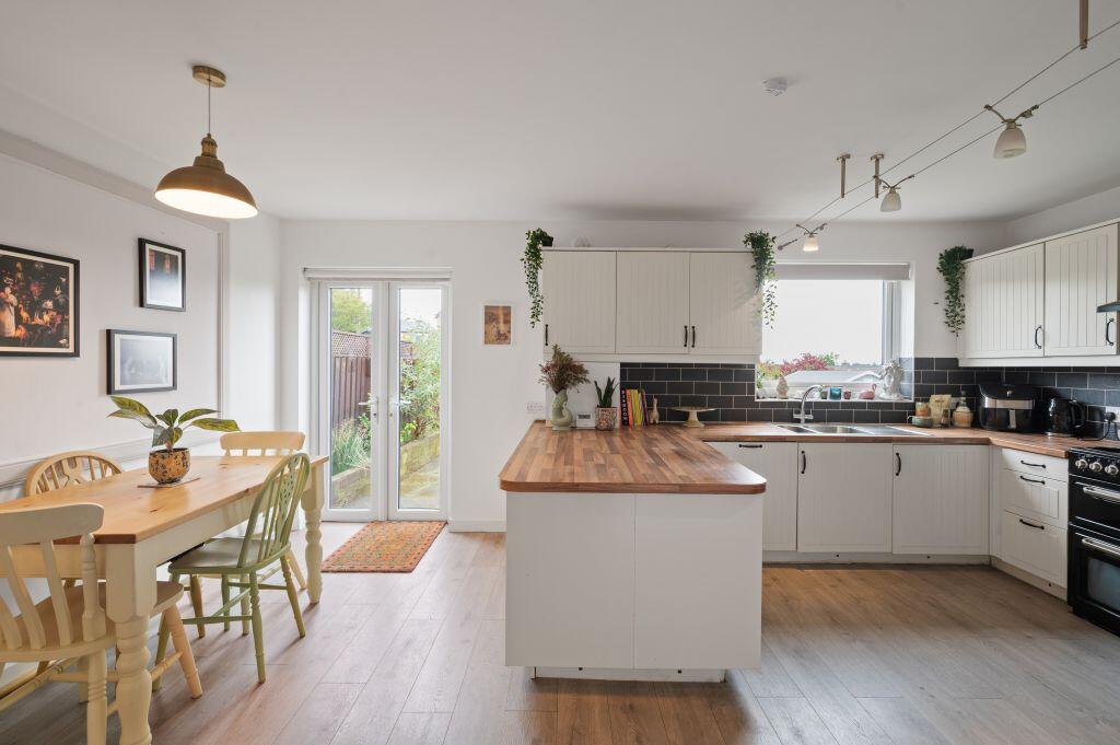 House in Edinburgh, Oxgangs - View 5